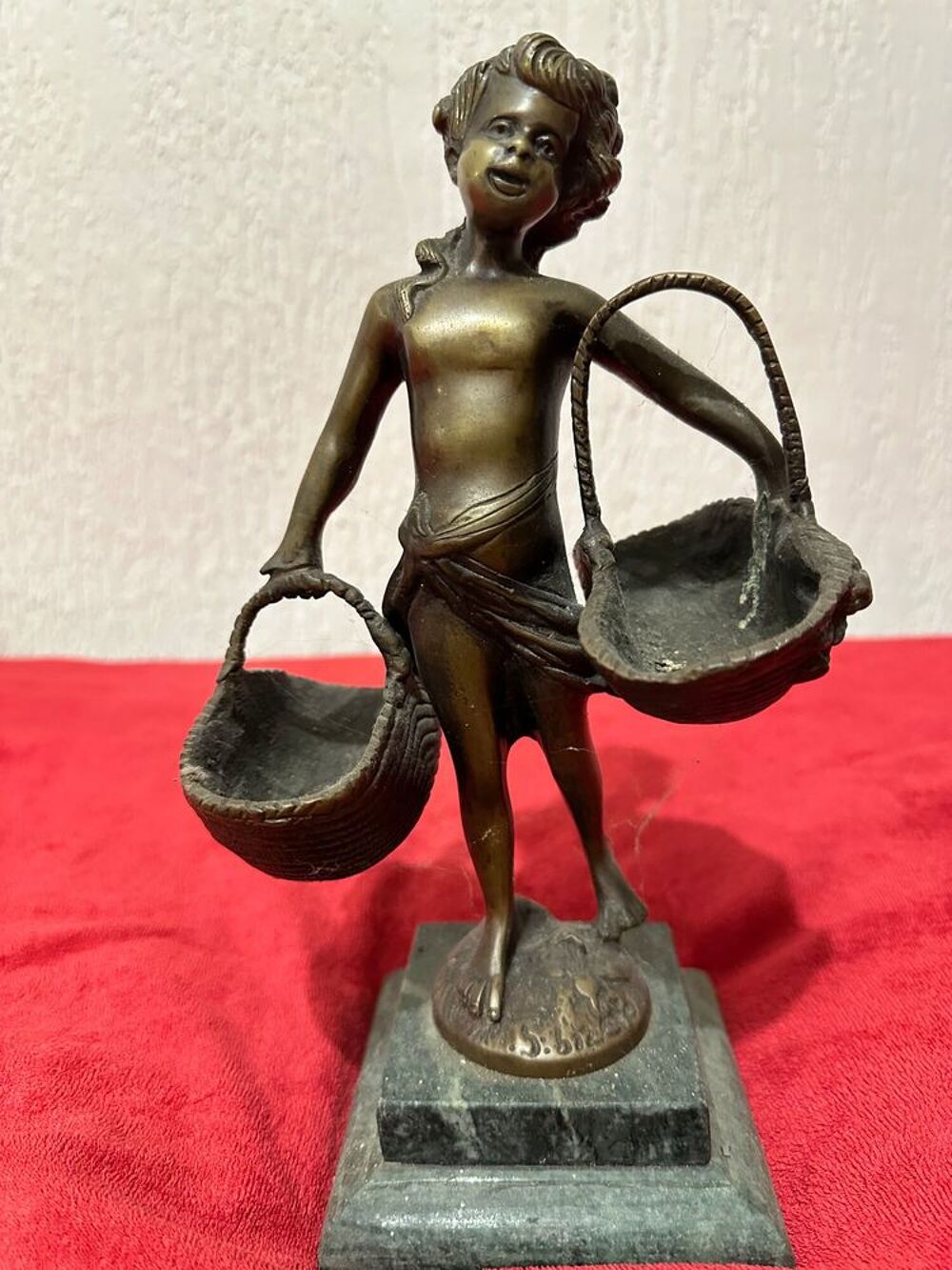 Bronze " la r&eacute;colte du raisin " Décoration