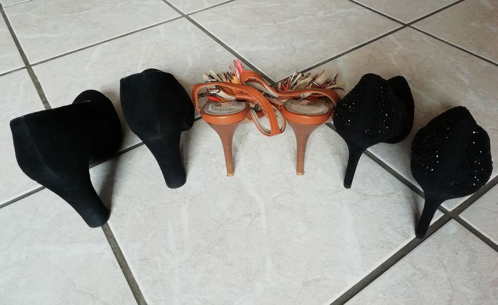 3 escarpins pour femmes. Chaussures
