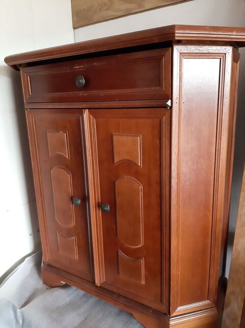  Petit meuble d'appoint bois vernis 9 Bourg-Lastic (63)
