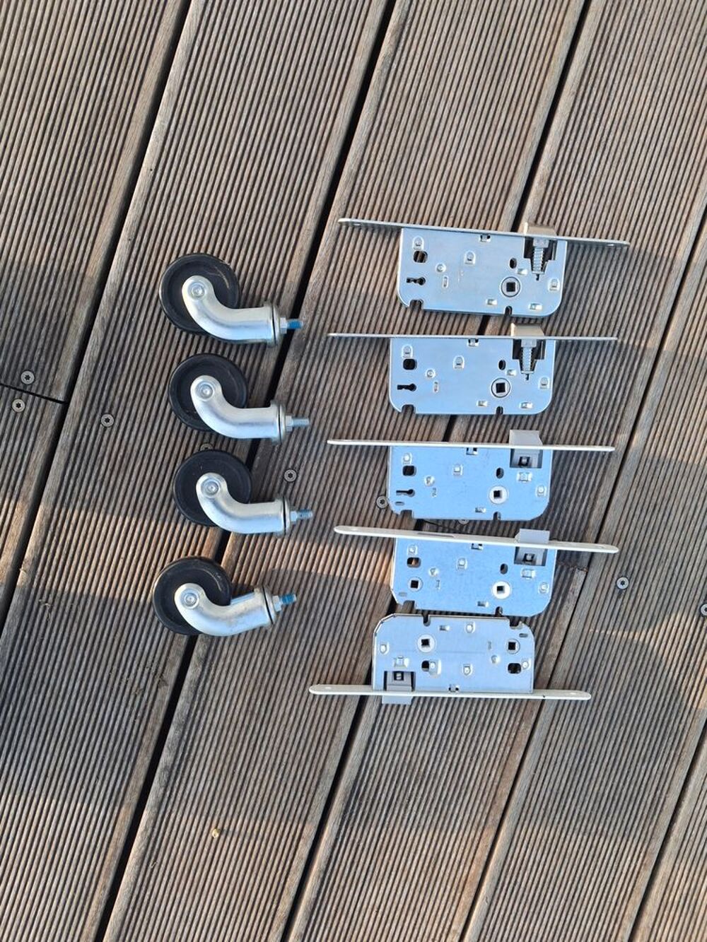 Lot quincaillerie 30 Pieces + divers Bricolage