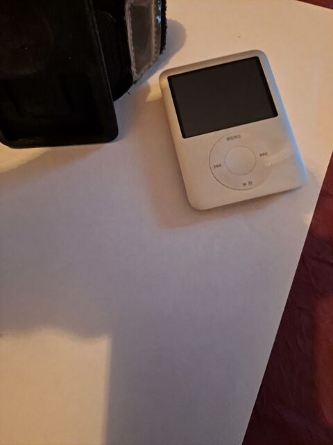 IPOD 4GB 80 Le Pont-de-Beauvoisin (38)
