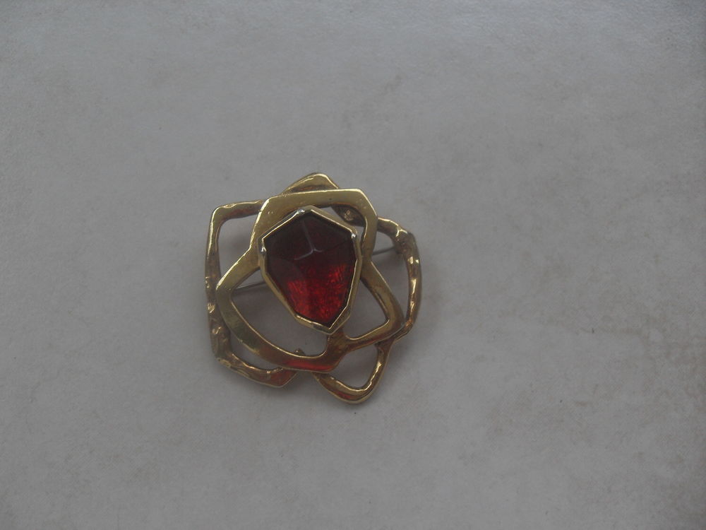 broche de marque Bijoux et montres