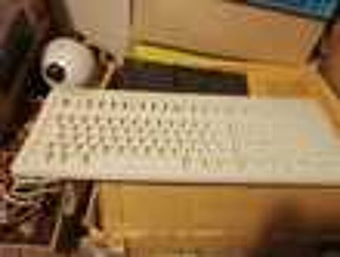 clavier adb americain vendu sans son cordon ADB Matériel informatique