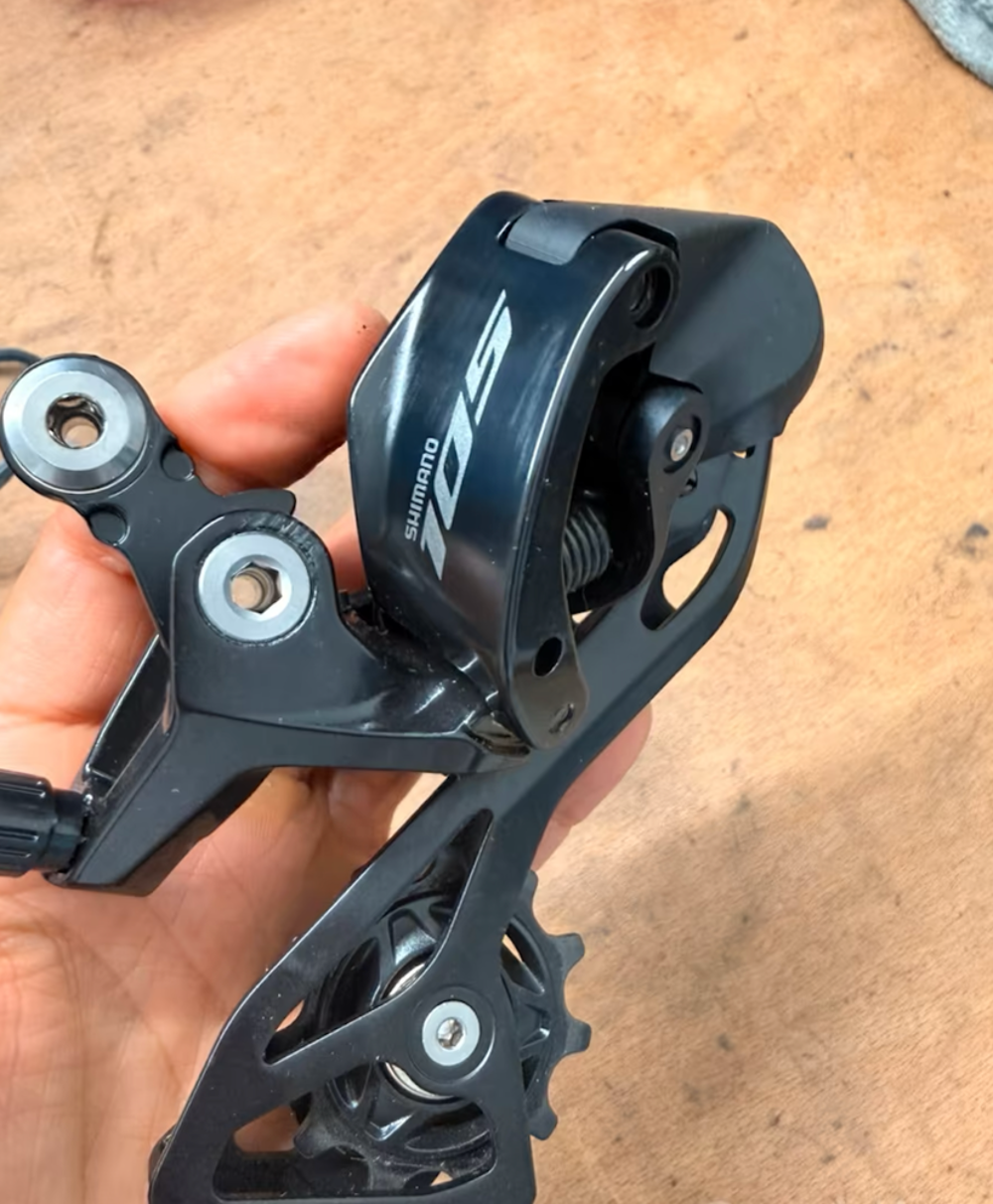 Shimano
105 RD-R7100 12s Vélos