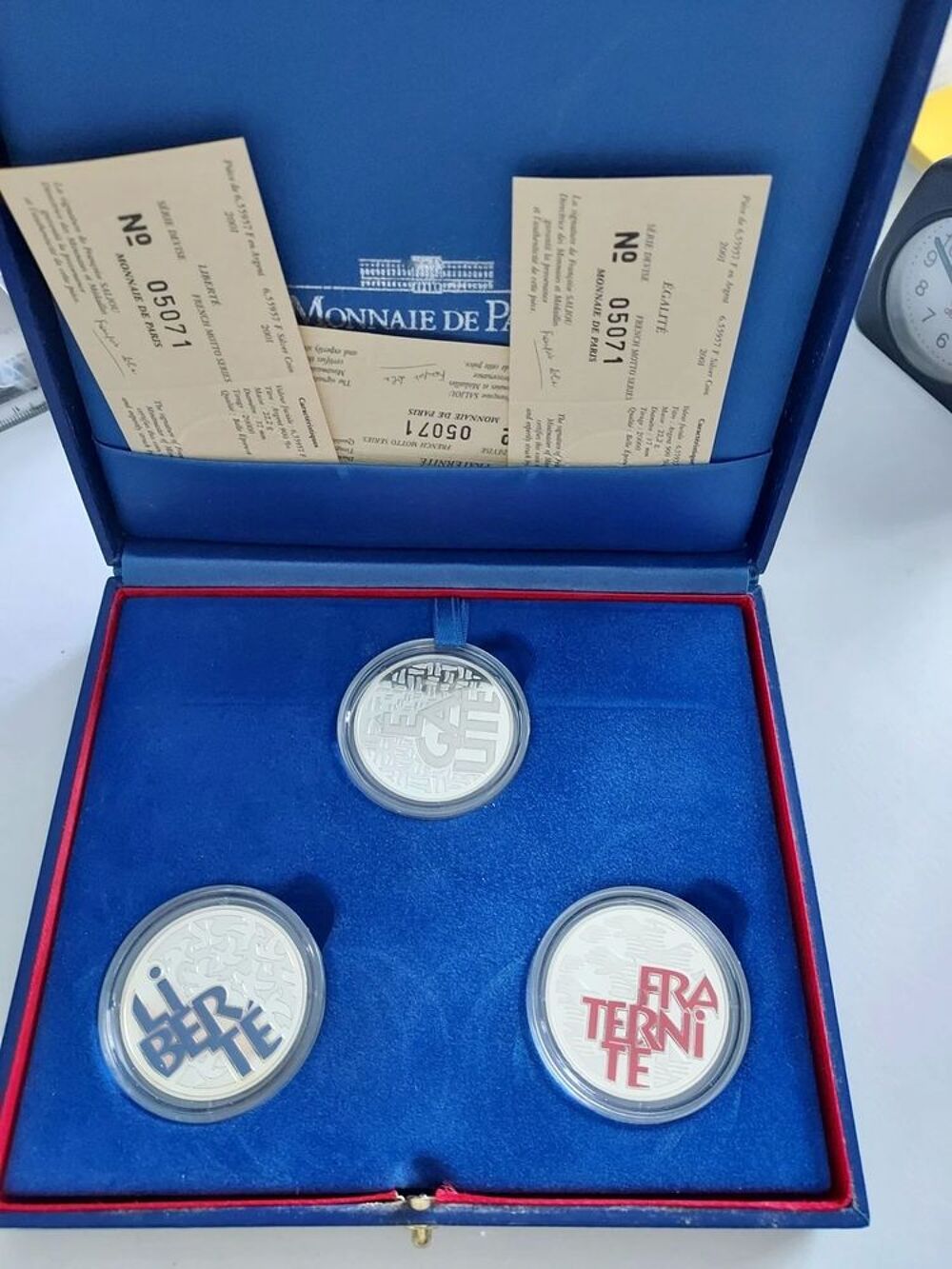superbe coffret complet avec certificats de 3 pieces argent
