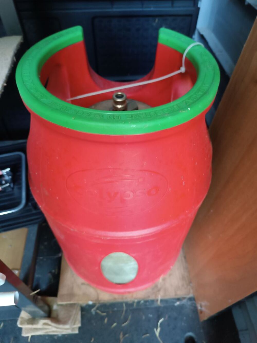 Bonbonne de gaz butane et d&eacute;tendeur Bricolage