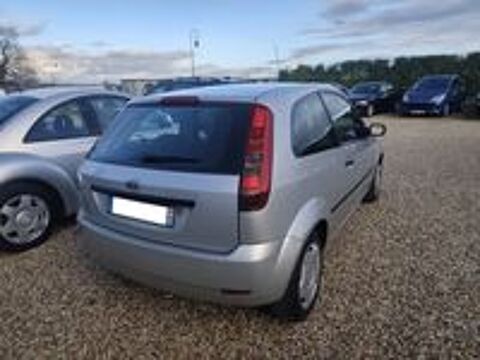 Fiesta 1.3i Ambiente 2006 occasion 78390 Bois-d'Arcy