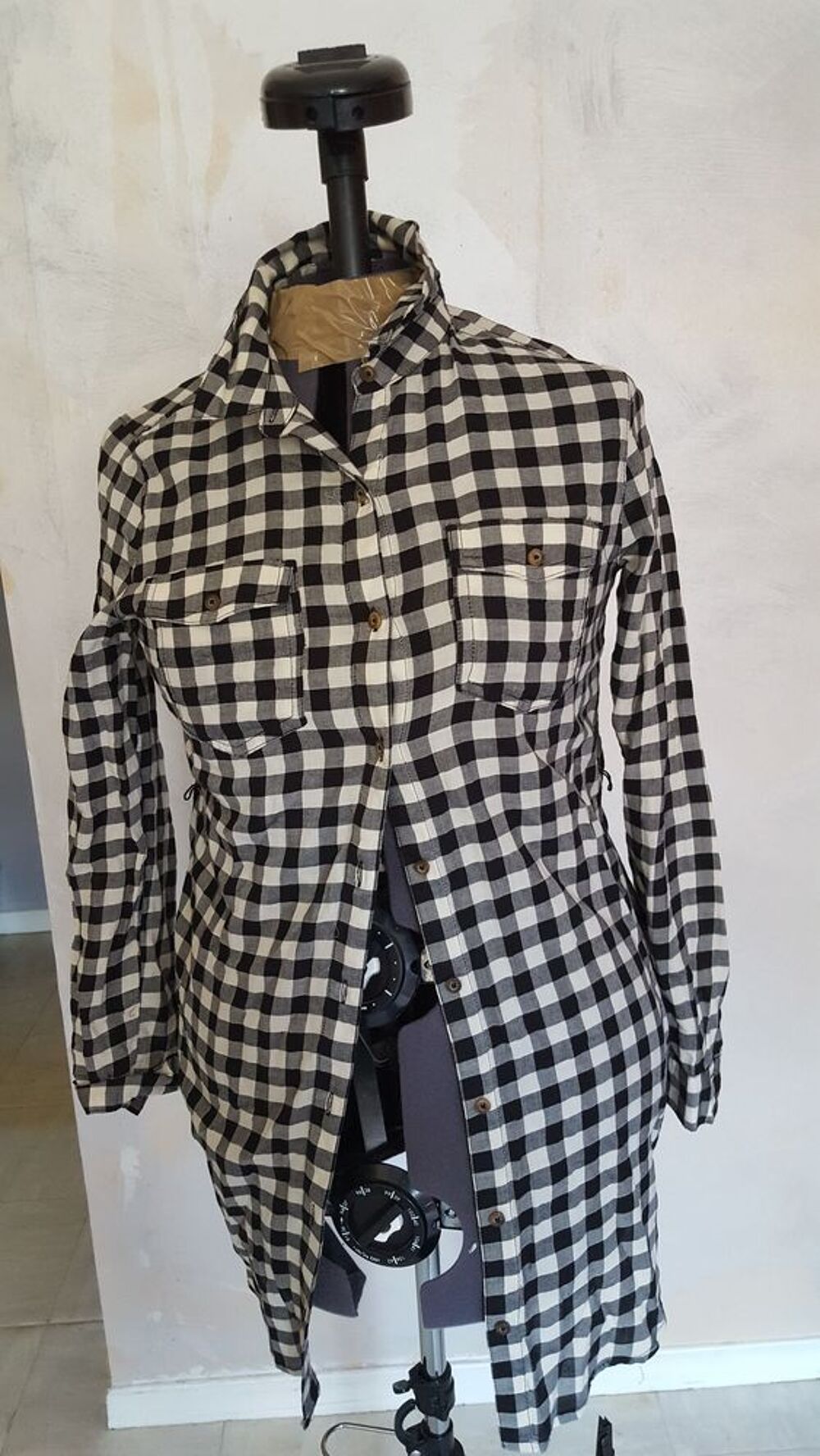 chemise &agrave; carreaux neuve Vêtements