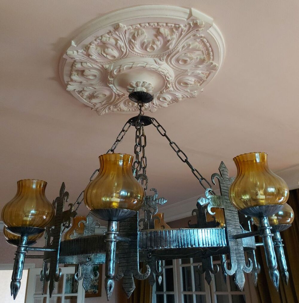 Grande suspension en fer forg&eacute; Décoration