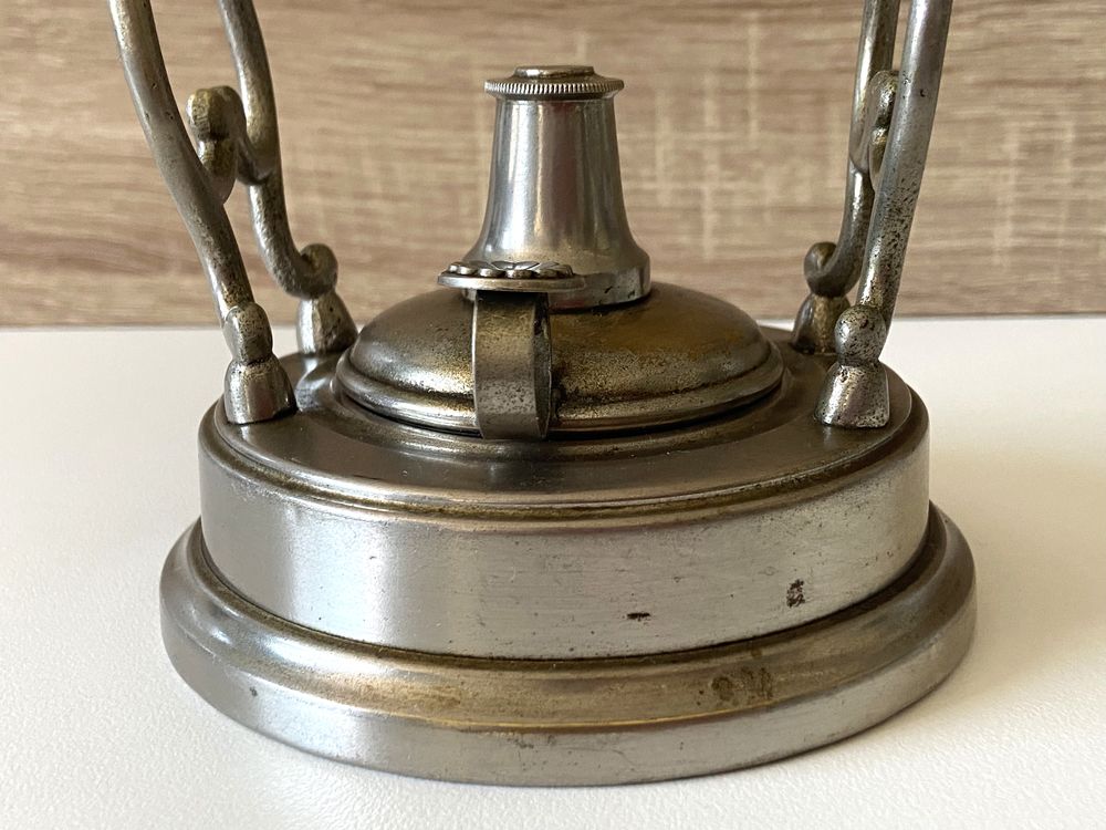 Partie d'une Ancienne Cafeti&egrave;re Th&eacute;i&egrave;re &agrave; Bascule Samovar 