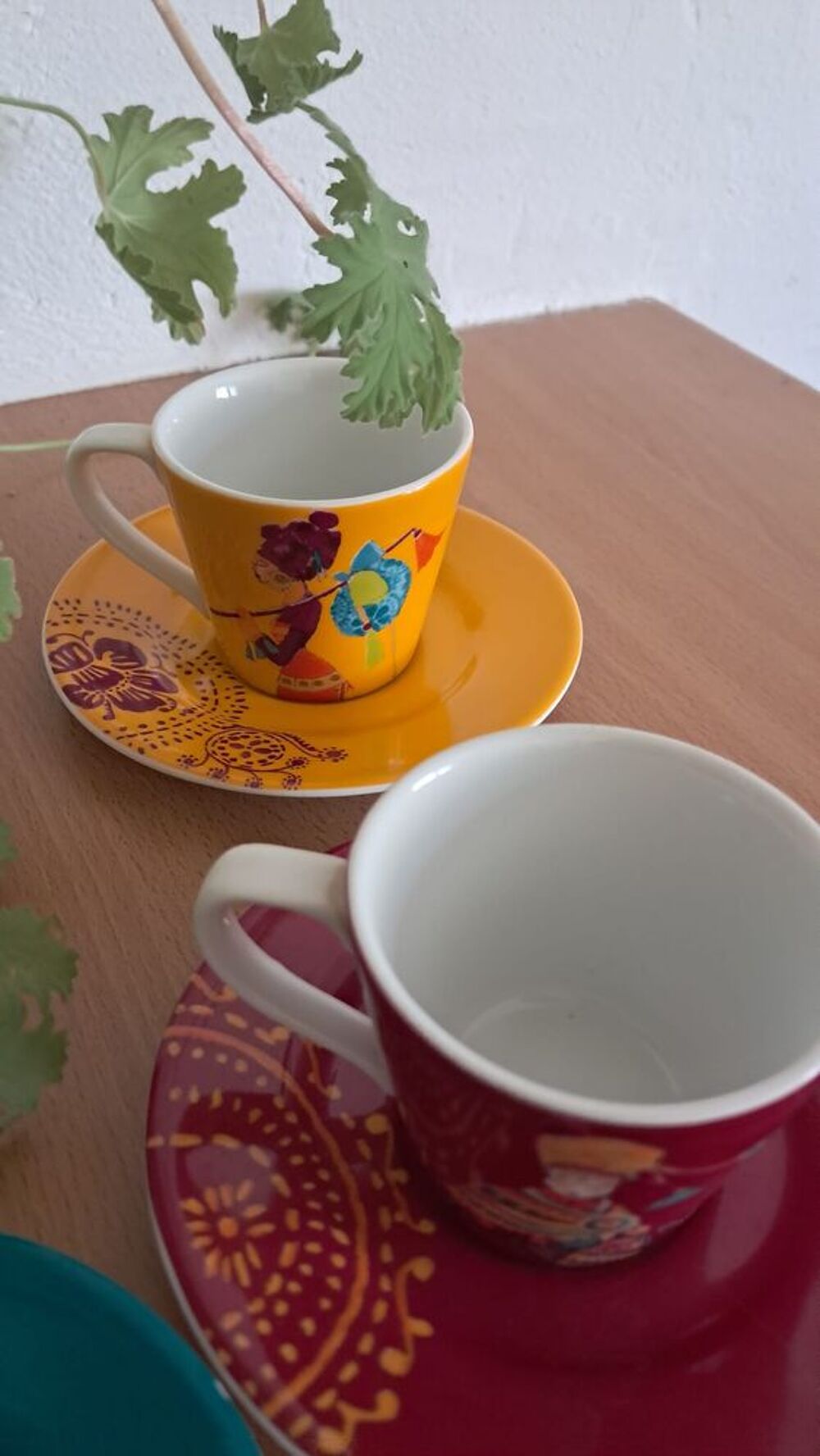 Lot de tasses &agrave; caf&eacute; &eacute;thniques. Electroménager
