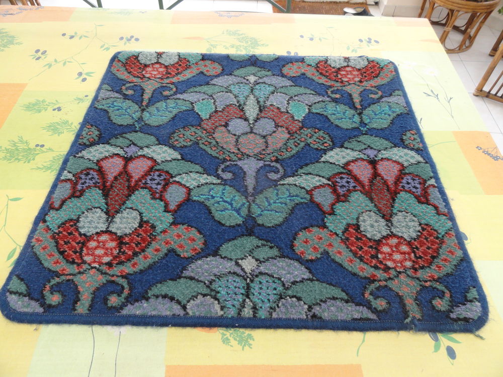 Tapis ( 69 cm X 66 cm ) Décoration