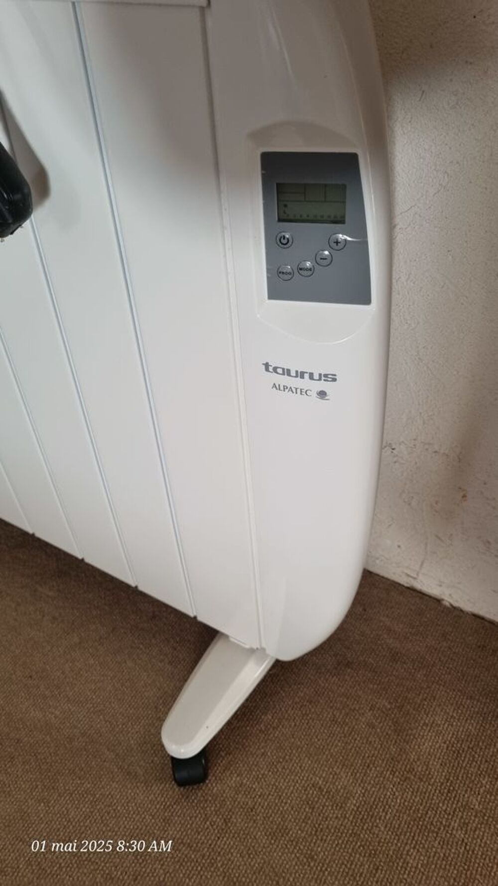 Deux radiateurs &agrave; inertie &eacute;lectriques sur roulettes Meubles