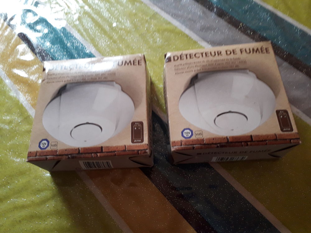 DETECTEUR DE FUMEE. Photos/Video/TV