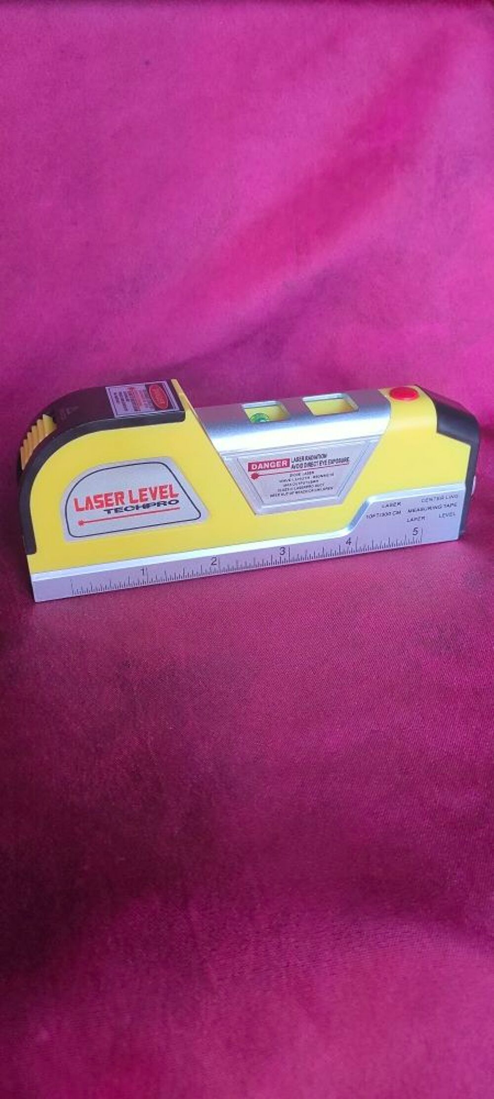 M&egrave;tre niveau laser neuf jamais utilis&eacute; Bricolage