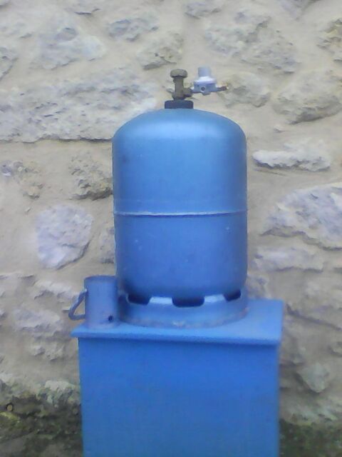 Bouteille de gaz avec détendeur neuf. 5 Cleyrac (33)