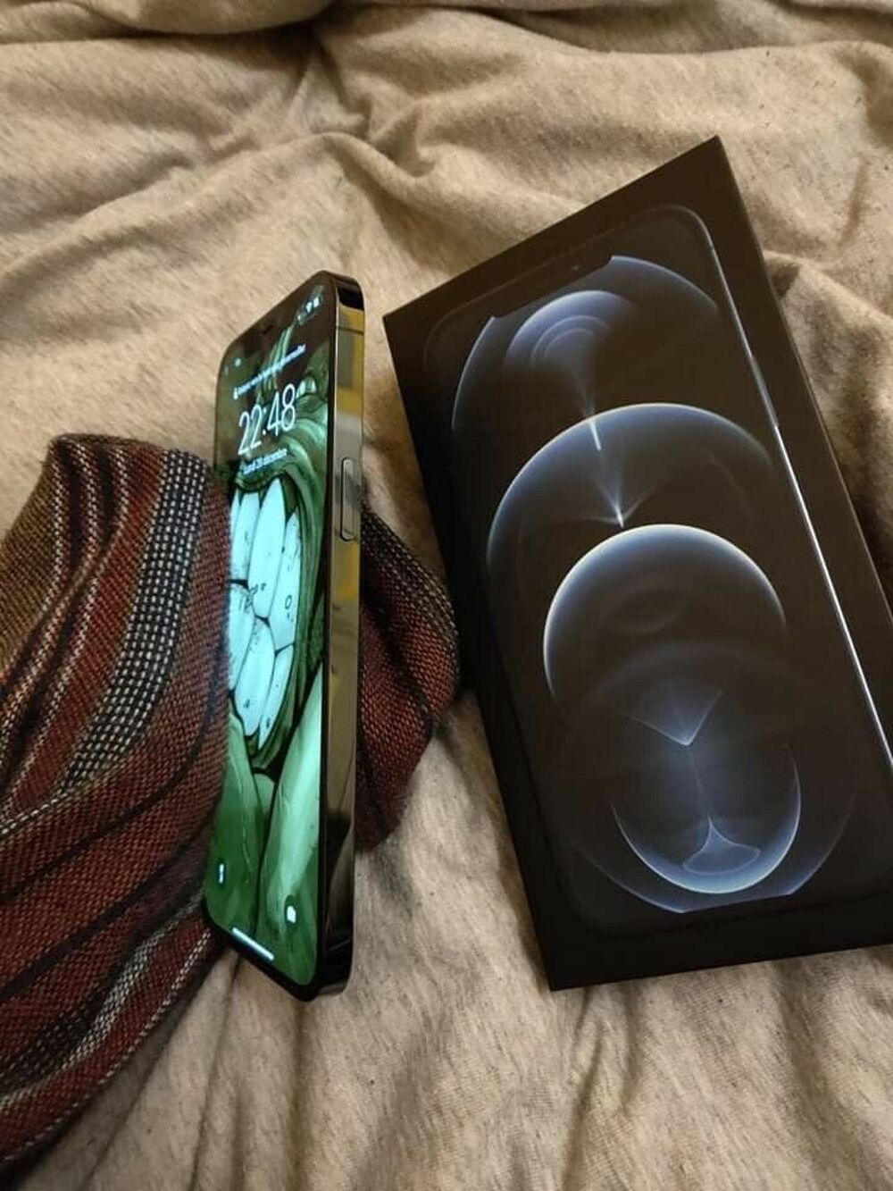 Apple iPhone 12 Pro Max - 256 Go - Bleu Pacifique Téléphones et tablettes