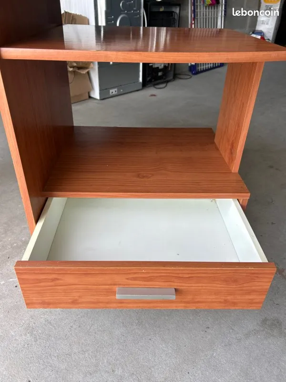 Bureau avec plusieurs rangement Meubles