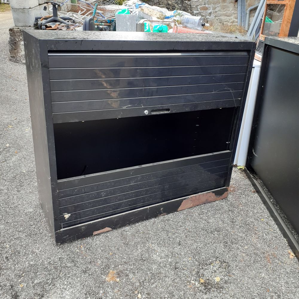 armoire m&eacute;tallique de rangement 
Meubles