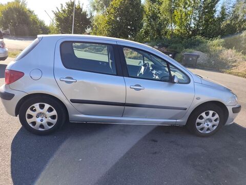 Peugeot 307 2.0 HDi - 90 XR Pr&eacute;sence