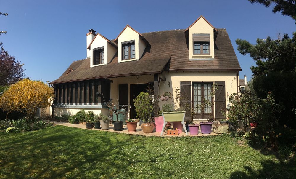 Vente Maison Collégien (77090) maison de 136m2 sur un terrain de 993m2 divisible, au gré de l'acquéreur, en une deuxième parcelle constructible Collégien