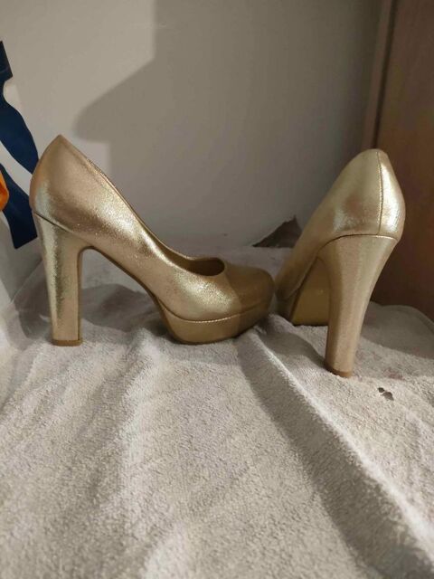 chaussure or 10 Condé-sur-Vire (50)
