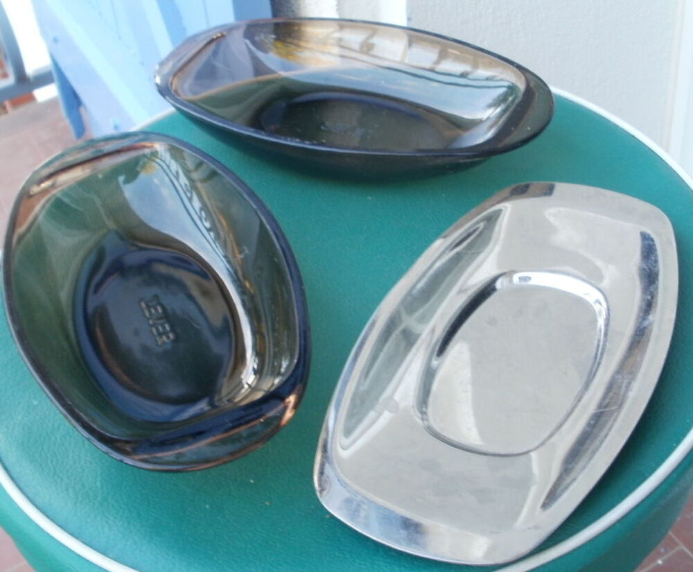 2 raviers en verre fum&eacute; et 1 en inox Cuisine
