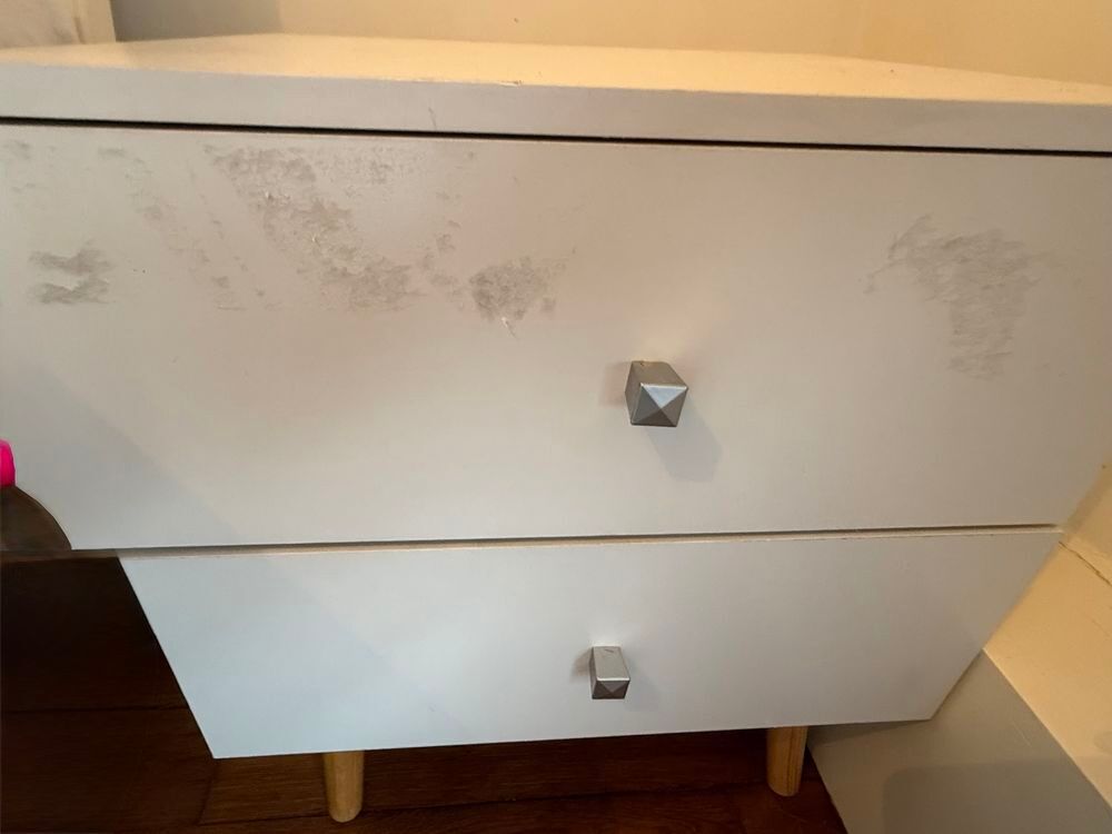 Lot de 2 tables de chevet blanches 2 tiroirs - pieds bois Meubles