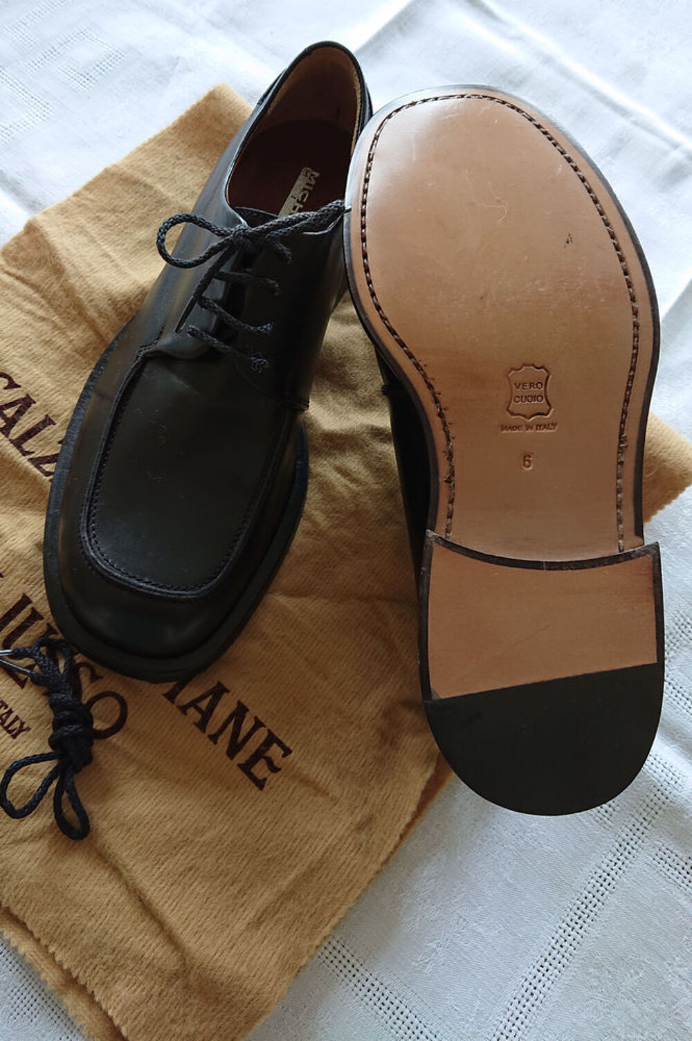 superbes chaussures lac&eacute;es noires Chaussures