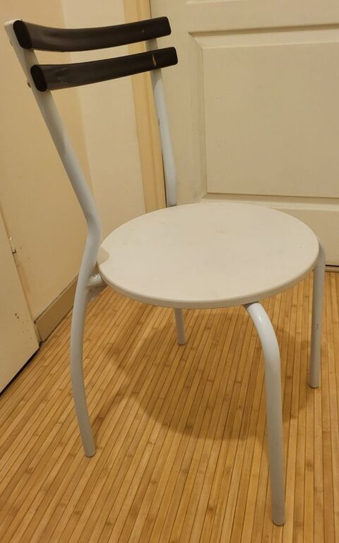 Lot 4 chaises blanche aluminium  30 M�con (71)