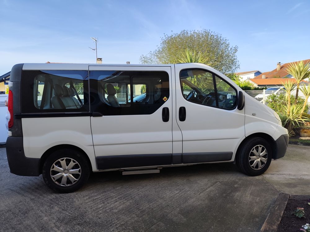 Trafic Combi L1 dCi 115 Intens 2013 occasion 40230 Saint-Vincent-de-Tyrosse