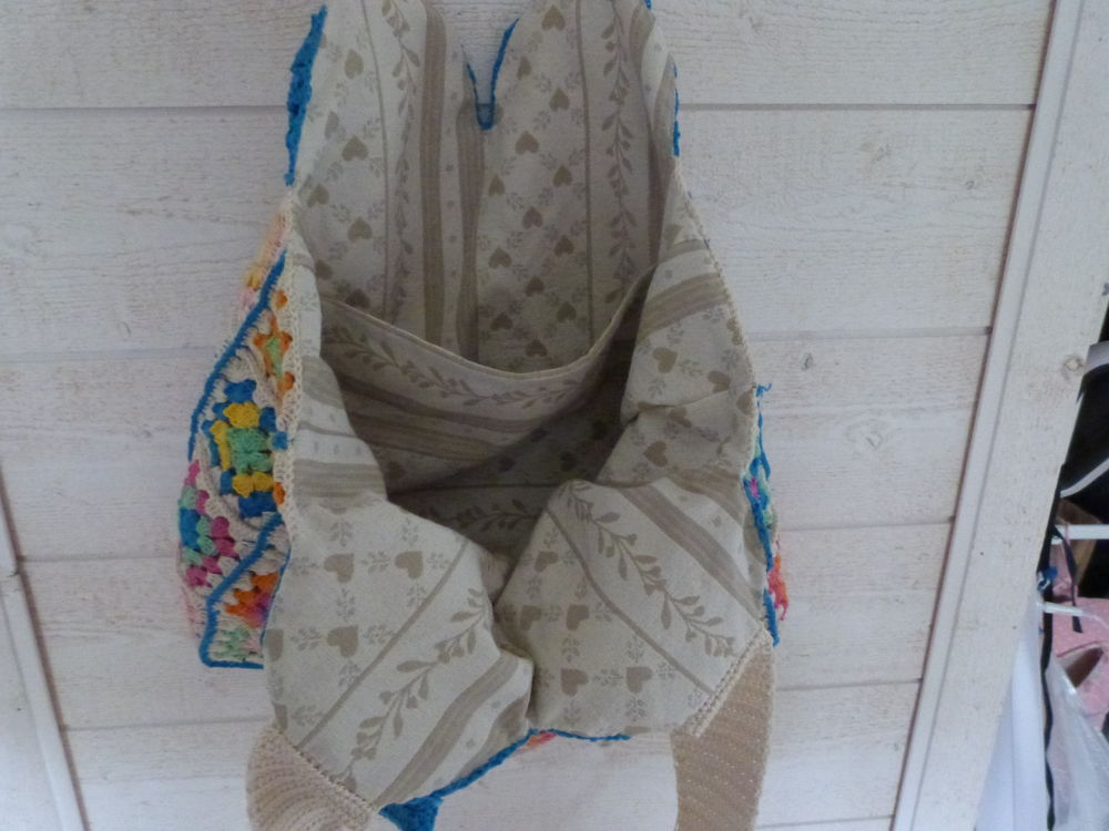 sac a main bandouli&egrave;re fait main au crochet Maroquinerie