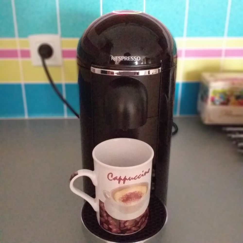 Machine &agrave; caf&eacute; NEUVE Nespresso Electroménager