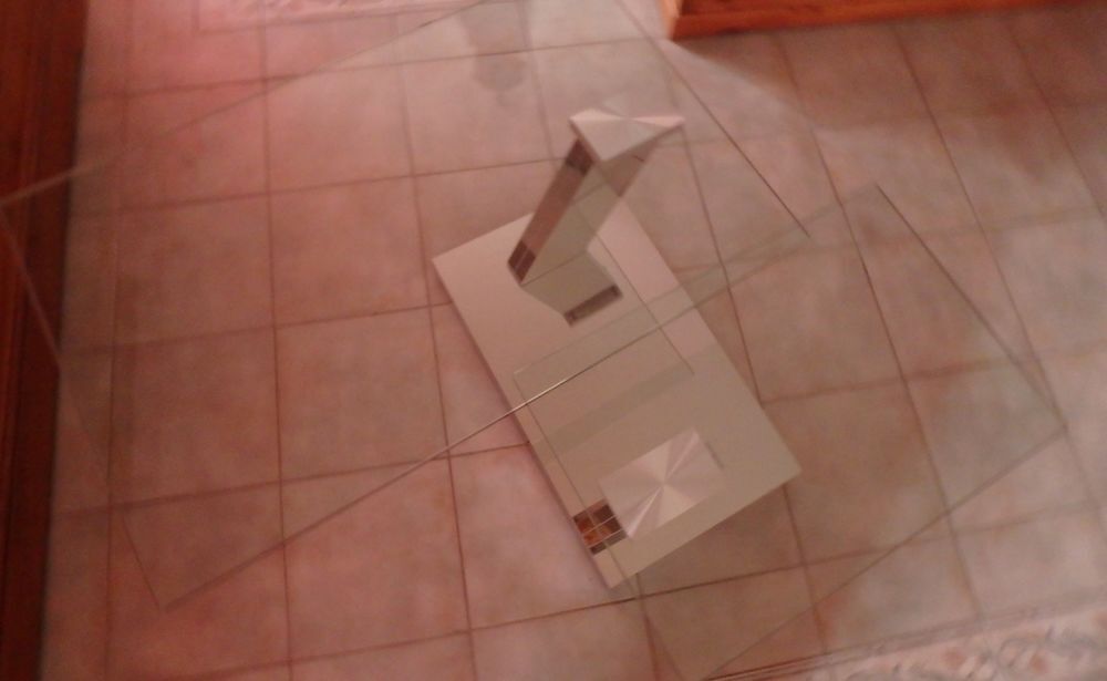 Table basse en verre pied en acier comme neuve Jardin