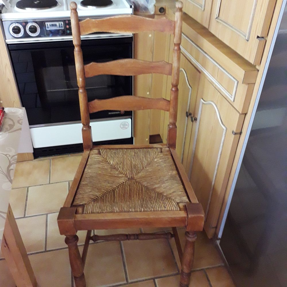 CHAISES Meubles
