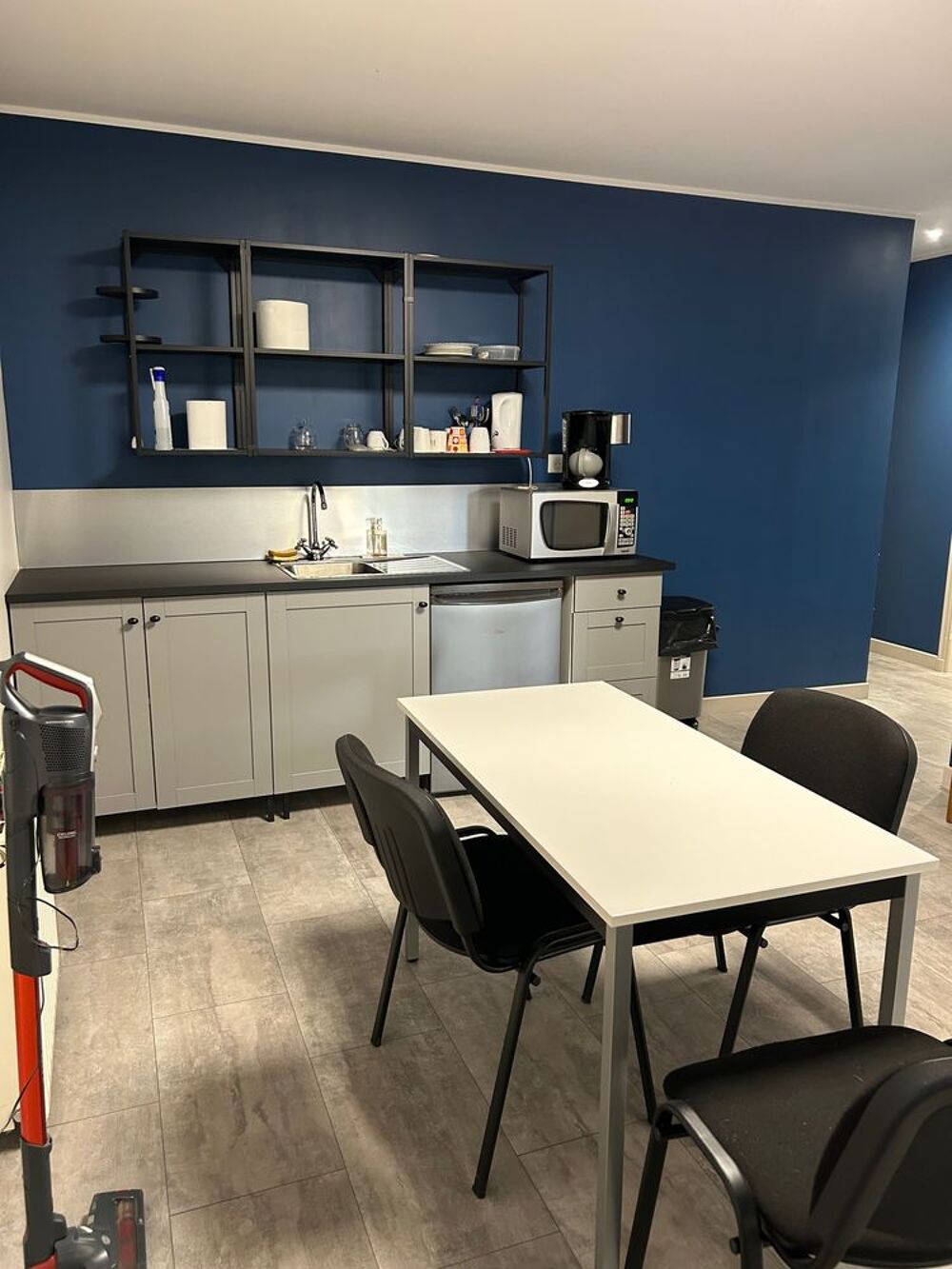 Location Autre Bureaux en idéalement situés sur le bas de Thiers. Thiers