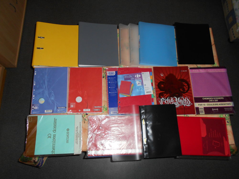 Lot de fournitures scolaire Matériel informatique