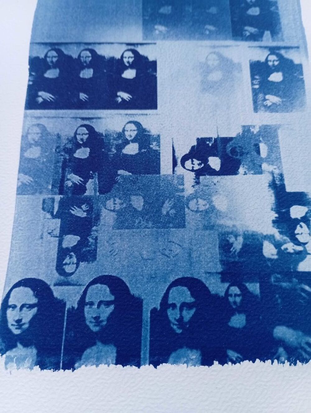 Photographie en Cyanotype, Proc&eacute;d&eacute; photographique 1842, Bleu de Prusse, "La Joconde Bleue", 20,8mm/16h5mm, &eacute;tat neuf sans encadrement 
