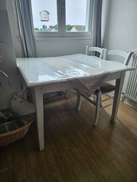 table   manger avec 4 chaises 50 Le Rheu (35)