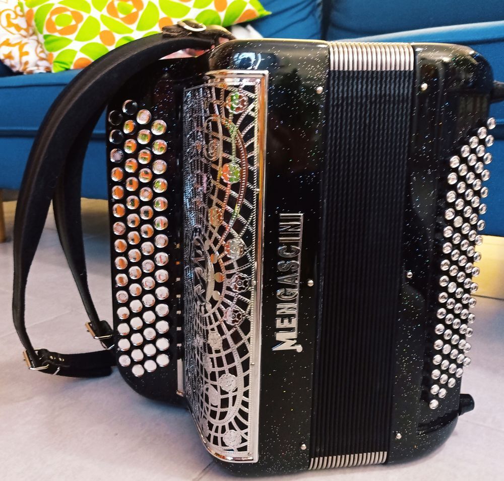accord&eacute;on chromatique Mengascini Instruments de musique