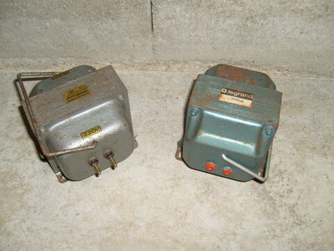 Deux Transformateurs 220v 110v 30 Varades (44)