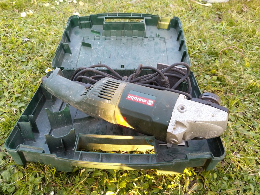 Meuleuse d'angle Metabo
Bricolage