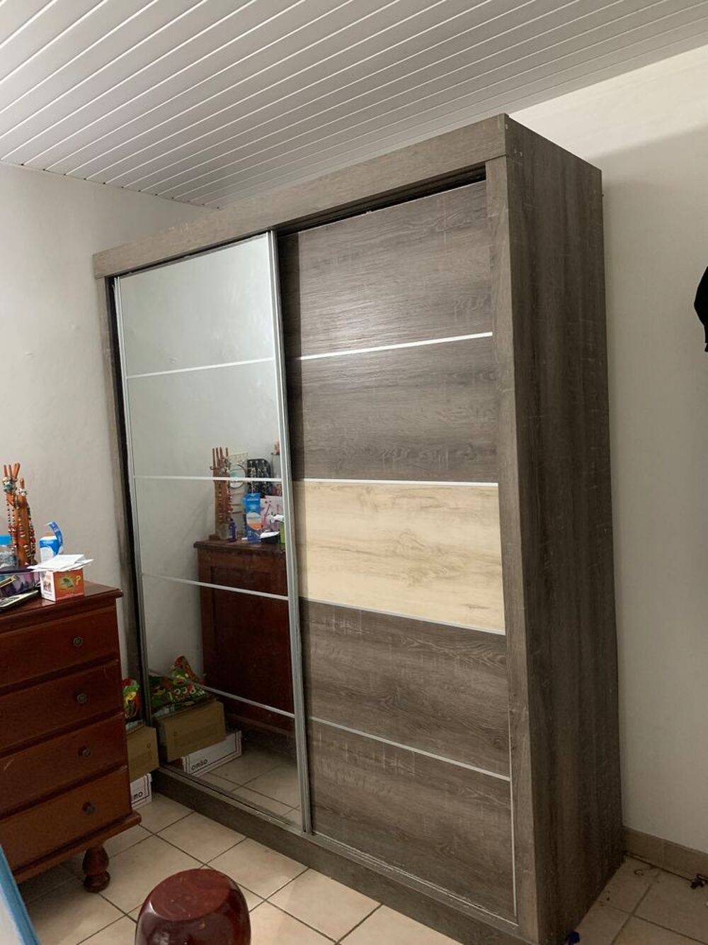 Armoire avec miroirs Meubles