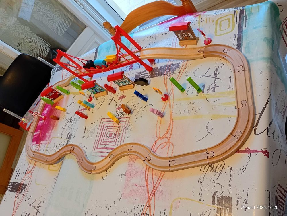 circuit de train en bois carousel Jeux / jouets
