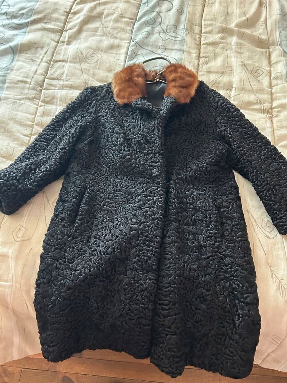 Manteau vintage Astrakhan avec col vison Vêtements