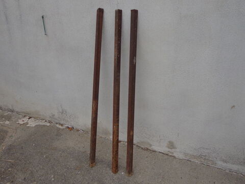 Corni�re  80 cm  35 x 35 cm  avec un  trous 1 Saint-Christol (34)