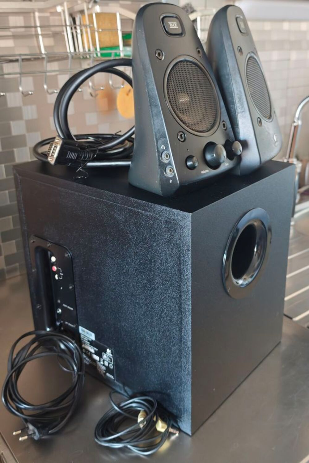 Enceintes 2.1 Logitech computer Speaker syst&egrave;me Z623 en tbt Audio et hifi