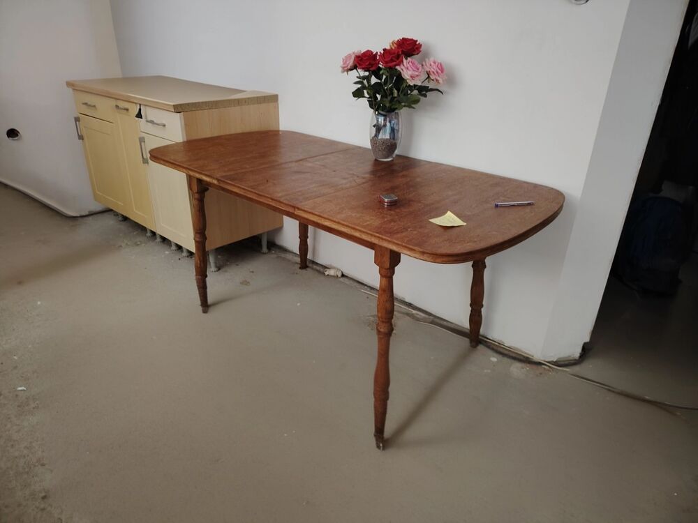 Table en bois ch&ecirc;ne bonne &eacute;tat 40€ a d&eacute;battre Meubles