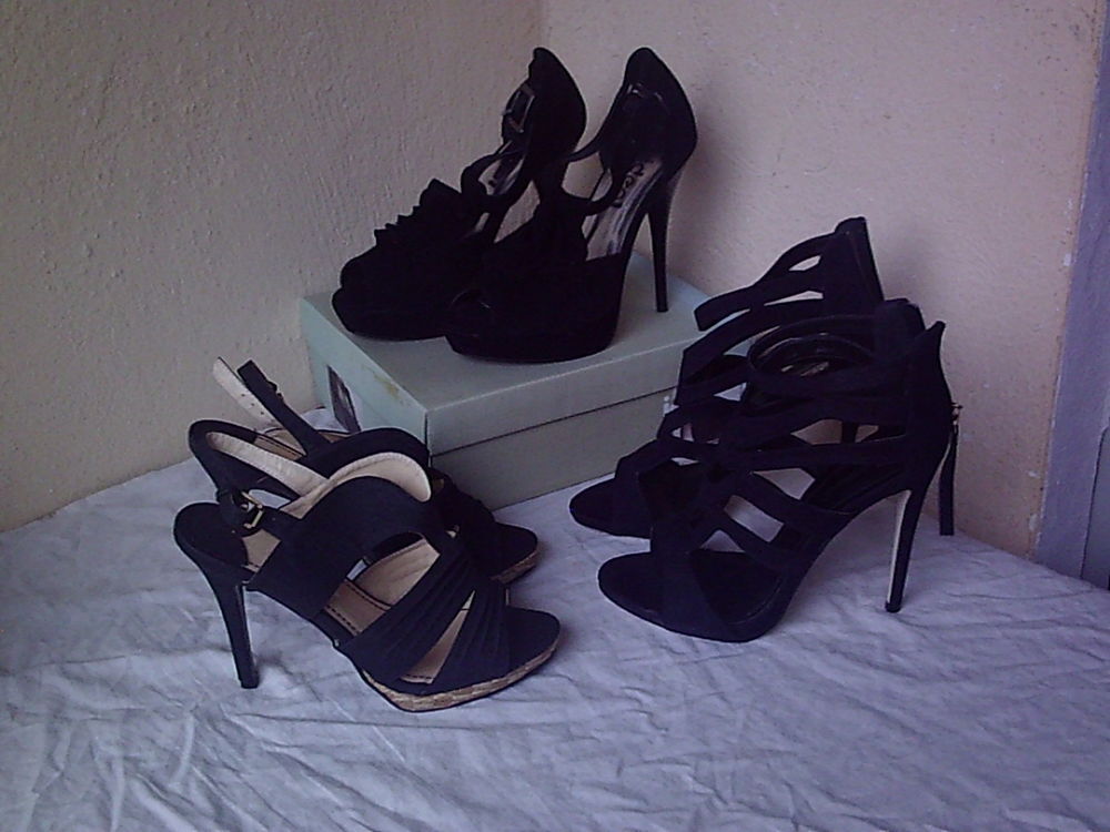 Chaussures d'&eacute;t&eacute; &agrave; talons hauts pointure 39 Chaussures