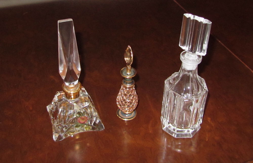 Flacons de parfum vides 
